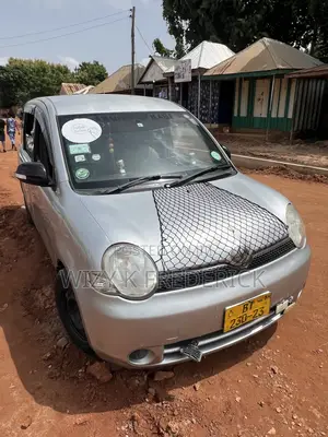 Toyota Sienta 1.5 FWD 2012 Silver