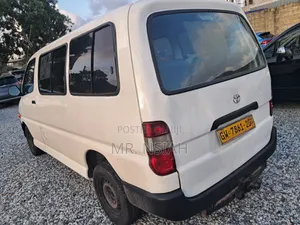 Toyota HiAce 2010 White
