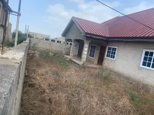 4bdrm Bungalow in Savana, Tema Metropolitan for sale