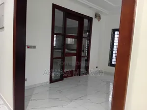 3bdrm House in Ashogman Estate, Police Station for sale
