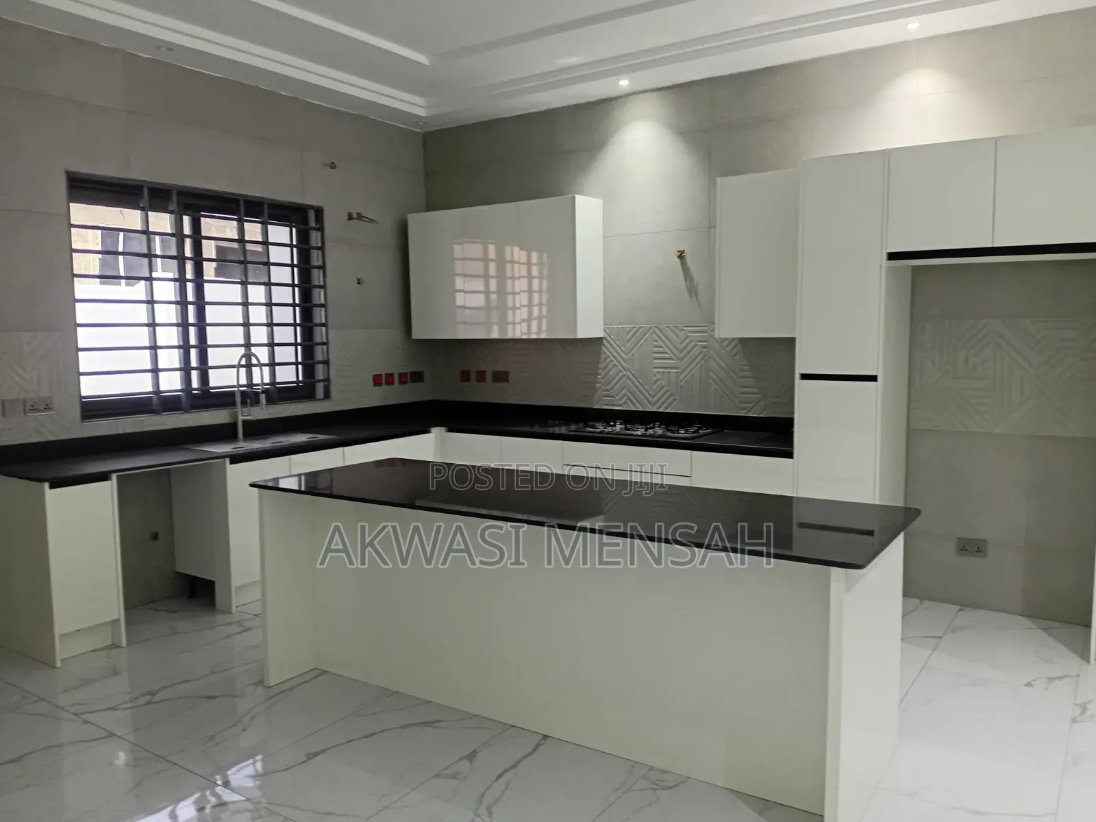 3bdrm House in Ashogman Estate, Police Station for sale