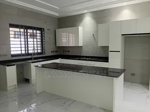3bdrm House in Ashogman Estate, Police Station for sale