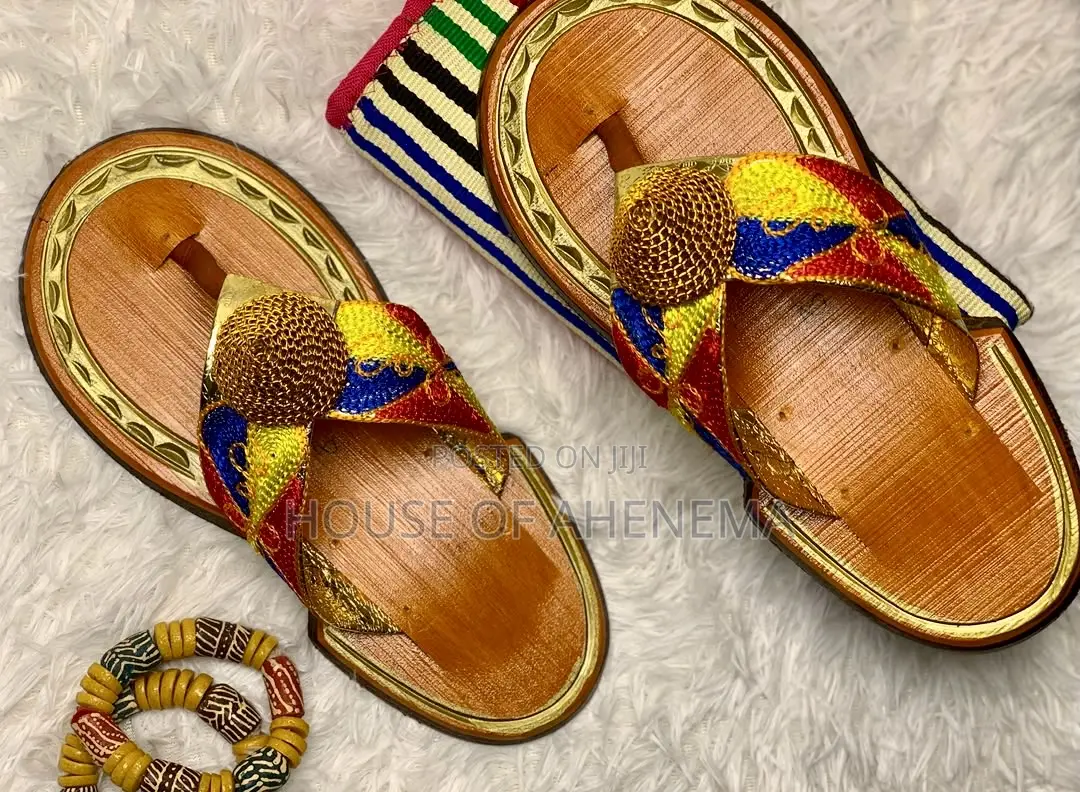 Ahenema Slippers With Embroidery
