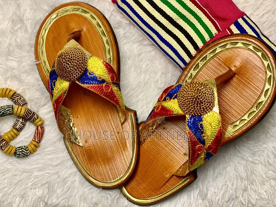 Ahenema Slippers With Embroidery
