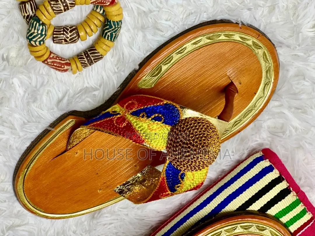 Ahenema Slippers With Embroidery