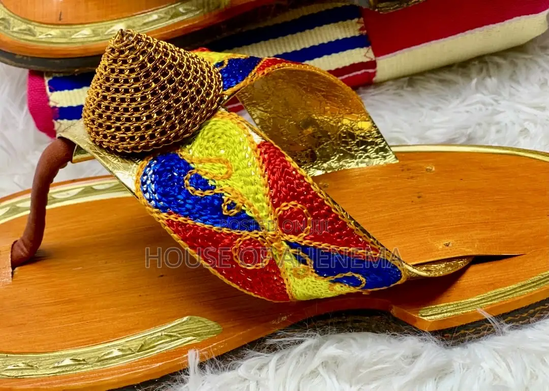 Ahenema Slippers With Embroidery