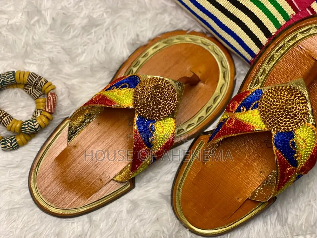 Ahenema Slippers With Embroidery