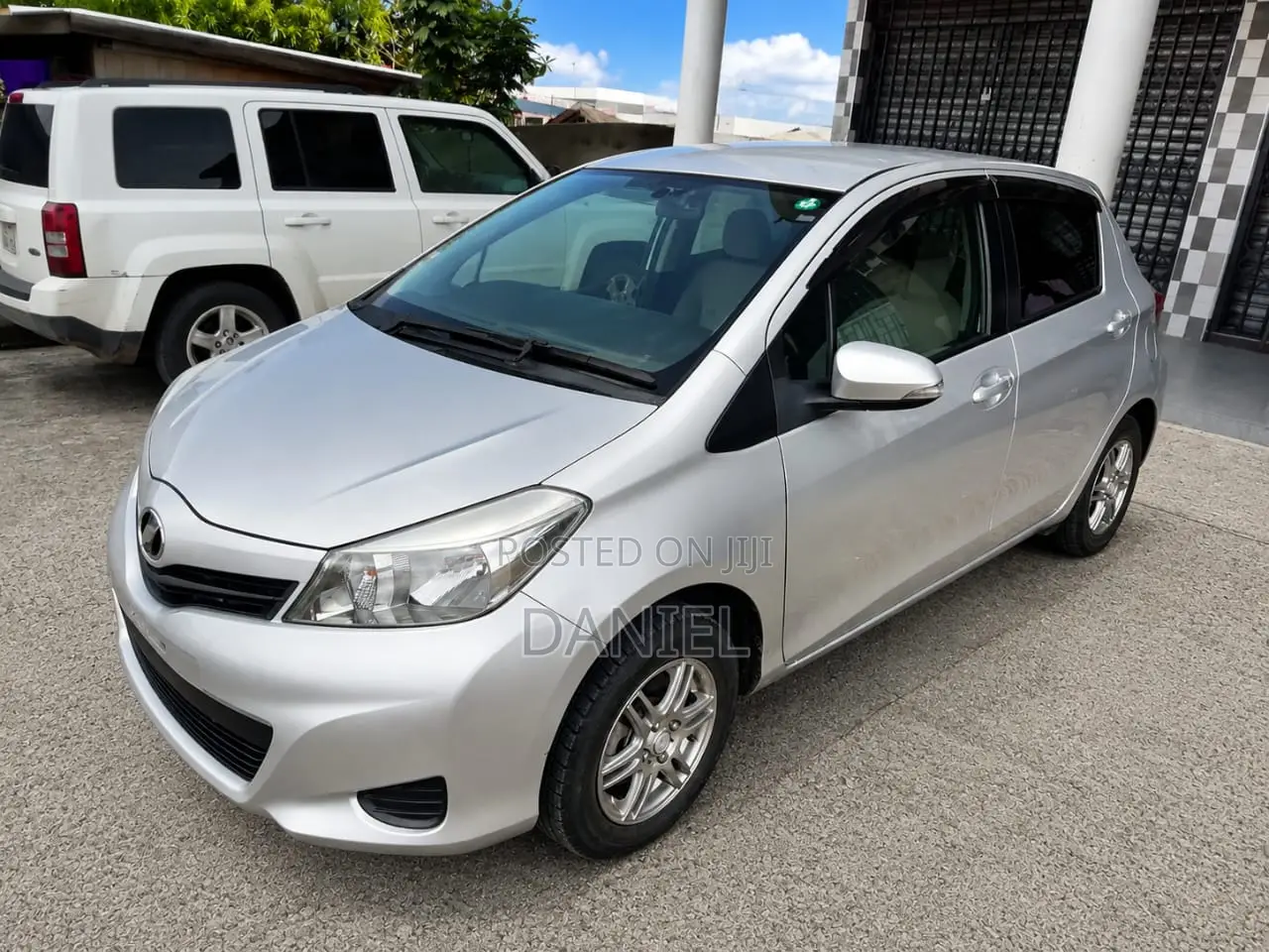 Toyota Vitz 1.3 AWD 5dr 2013 Silver