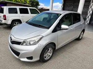 Toyota Vitz 1.3 AWD 5dr 2013 Silver