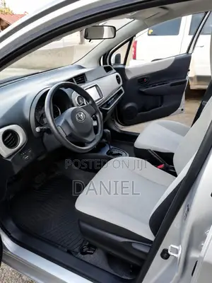 Toyota Vitz 1.3 AWD 5dr 2013 Silver