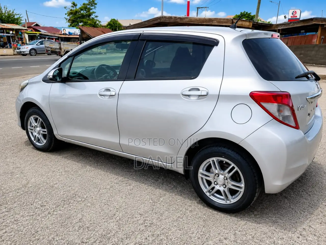 Toyota Vitz 1.3 AWD 5dr 2013 Silver