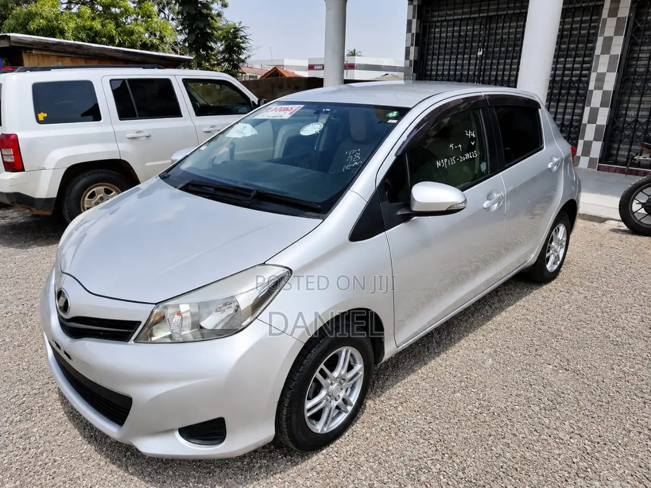 Toyota Vitz 1.3 AWD 5dr 2013 Silver