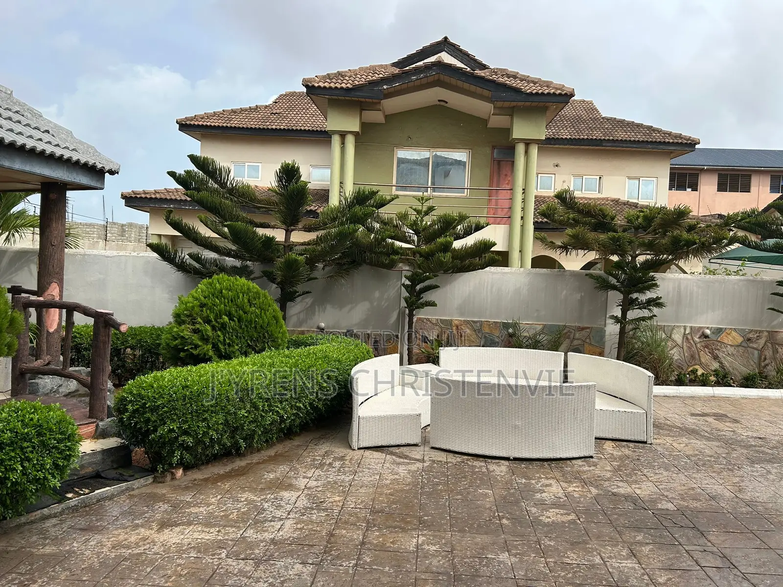 Furnished 6bdrm House in Mayfair Gardens, Airport Residential Area