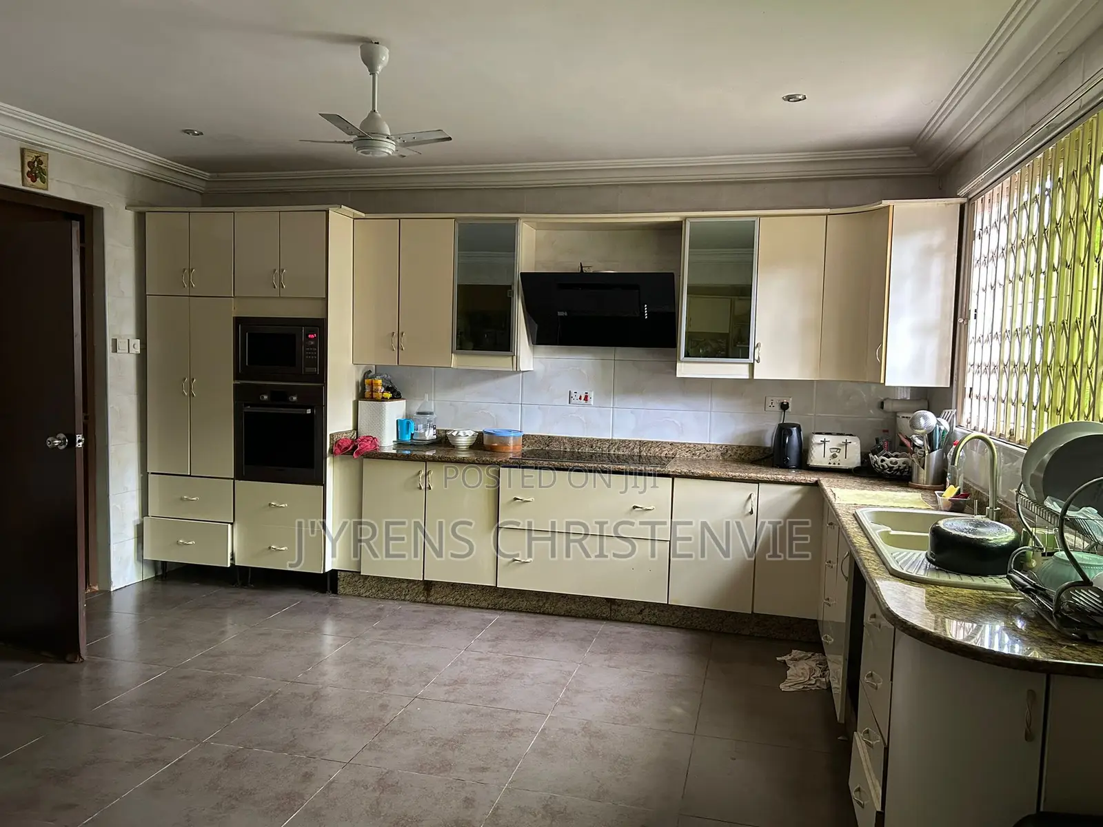 Furnished 6bdrm House in Mayfair Gardens, Airport Residential Area