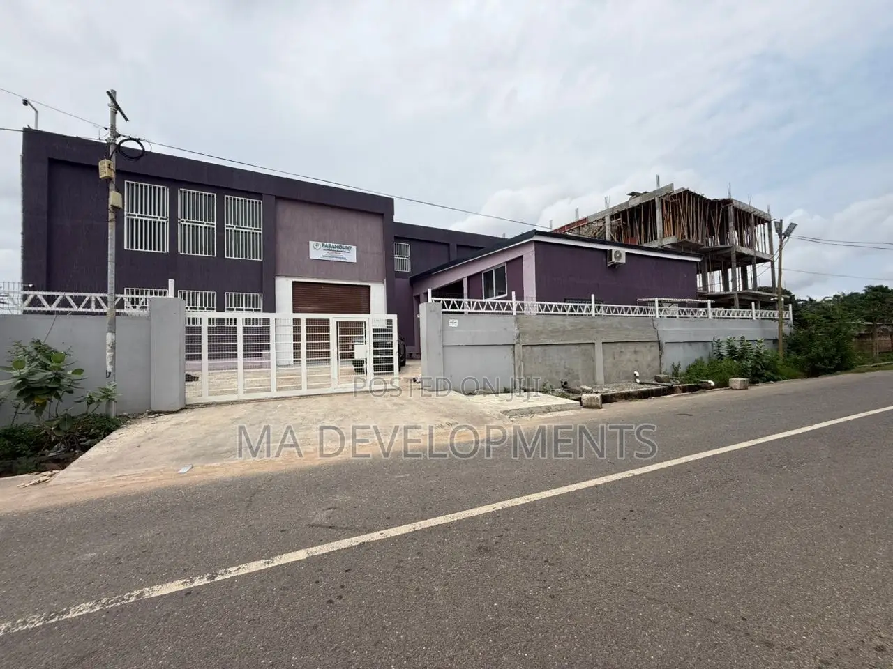 400 Square Meter Warehouse With Office Space for Rent at Tesano