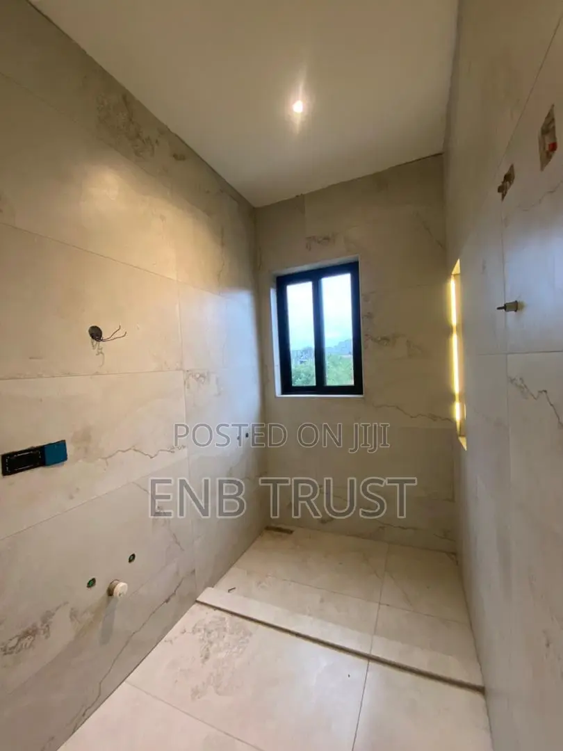 4bdrm Duplex in East Legon, A&C Mall Area for sale