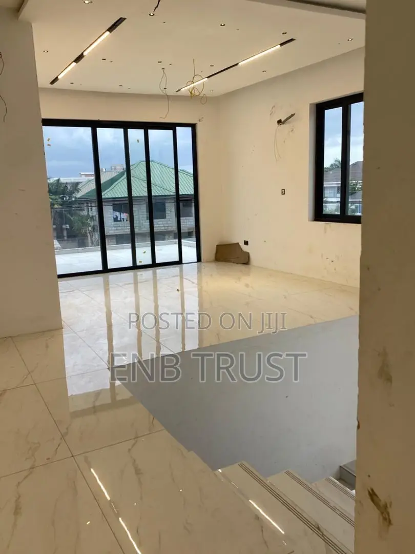 4bdrm Duplex in East Legon, A&C Mall Area for sale