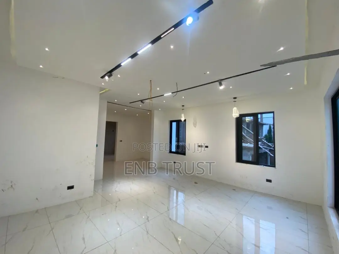 4bdrm Duplex in East Legon, A&C Mall Area for sale