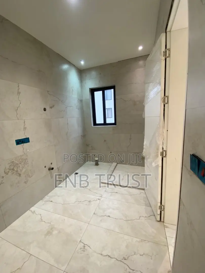 4bdrm Duplex in East Legon, A&C Mall Area for sale