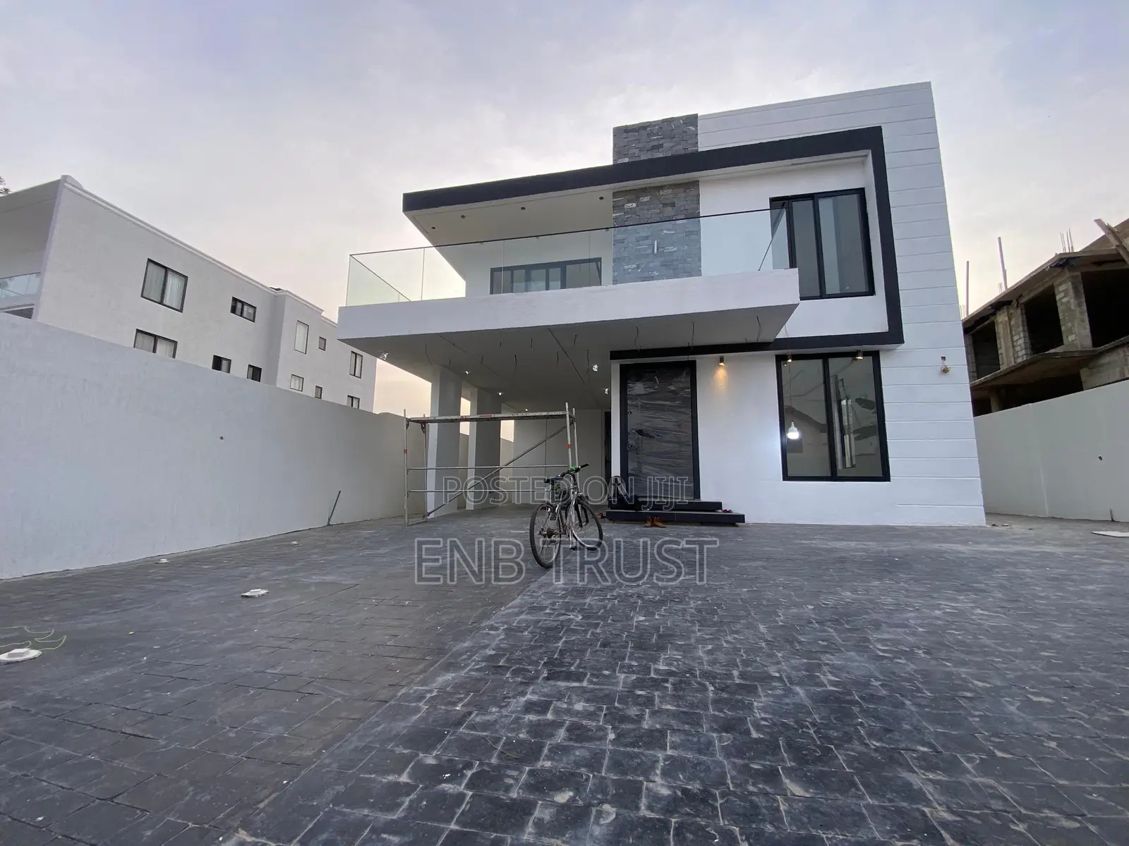 4bdrm Duplex in East Legon, A&C Mall Area for sale