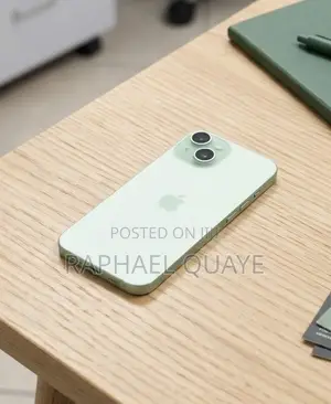Apple iPhone 15 128 GB Green