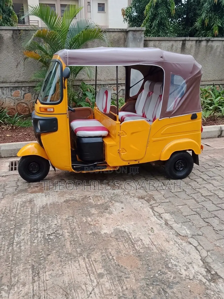 Bajaj RE 2024 Yellow