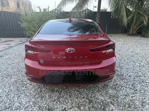 Hyundai Elantra SEL 2020 Red