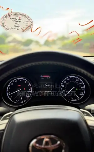 Toyota Camry SE 2022 Gray