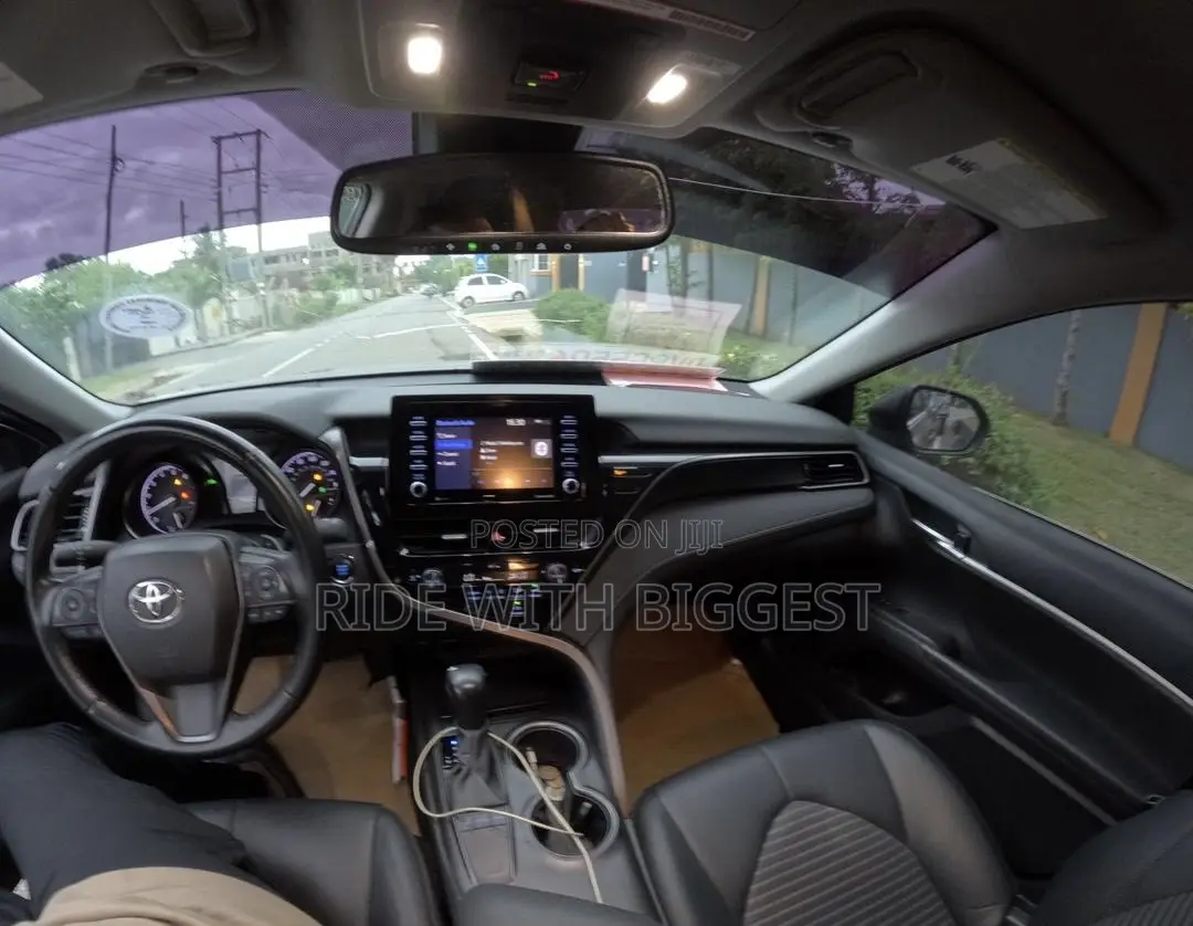 Toyota Camry SE 2022 Gray
