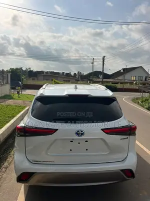 Toyota Highlander XLE FWD 2023 White