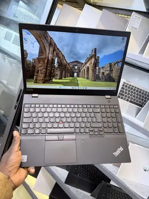 Laptop Lenovo ThinkPad P15s 16GB Intel Core i7 SSD 512GB