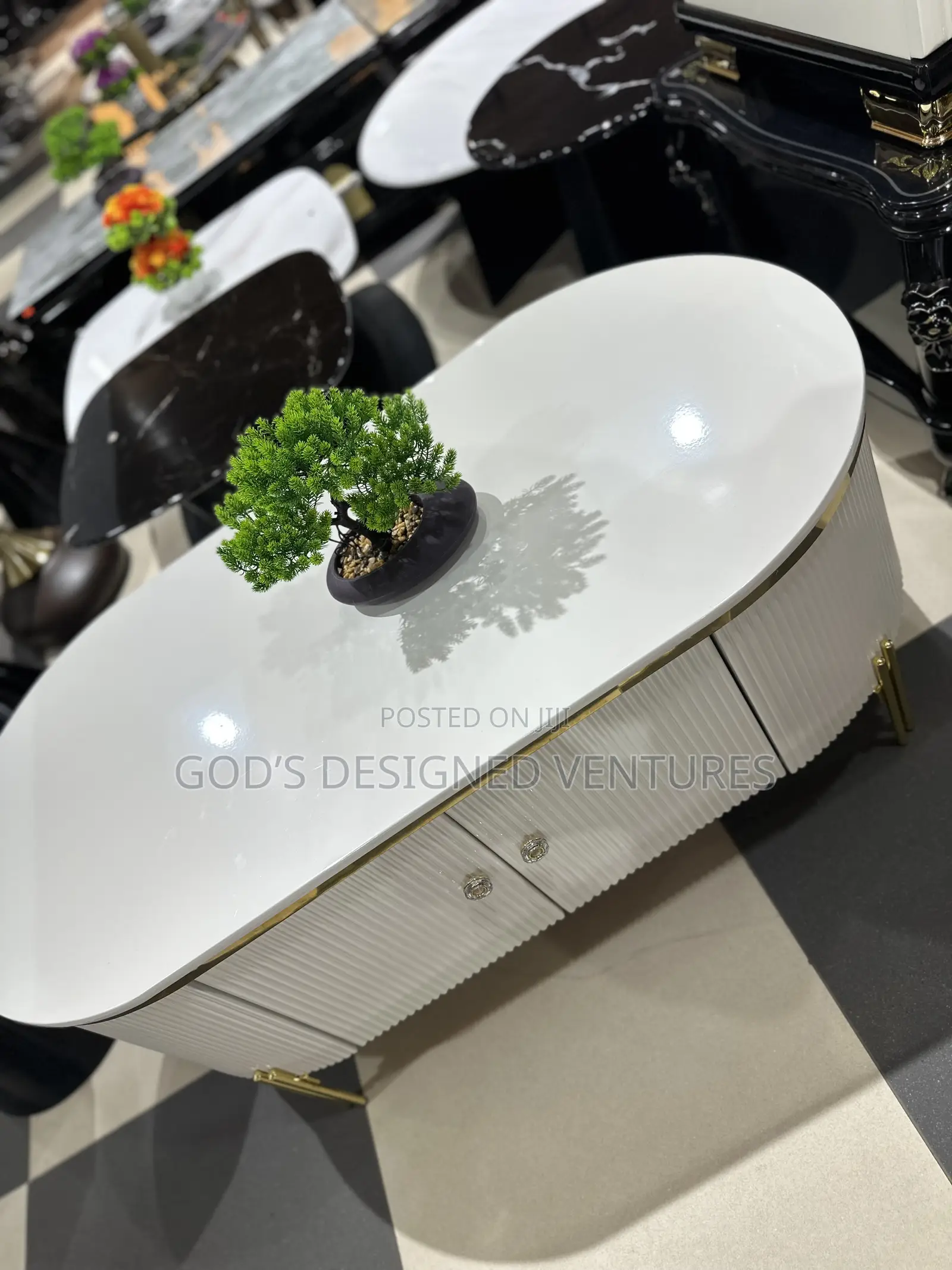 An Eye Catching and Classic Marble Center Table