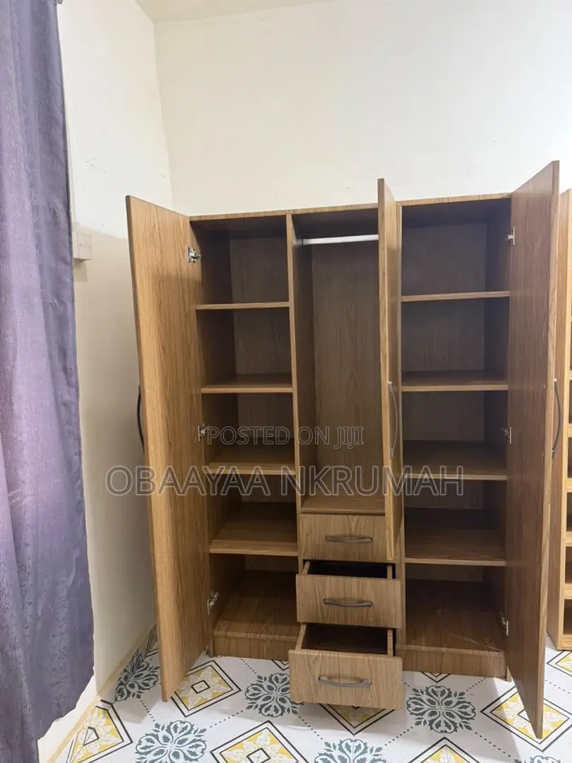 Wardrobe in Wood Grain