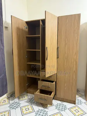 Wardrobe in Wood Grain