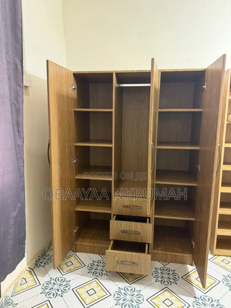 Wardrobe in Wood Grain