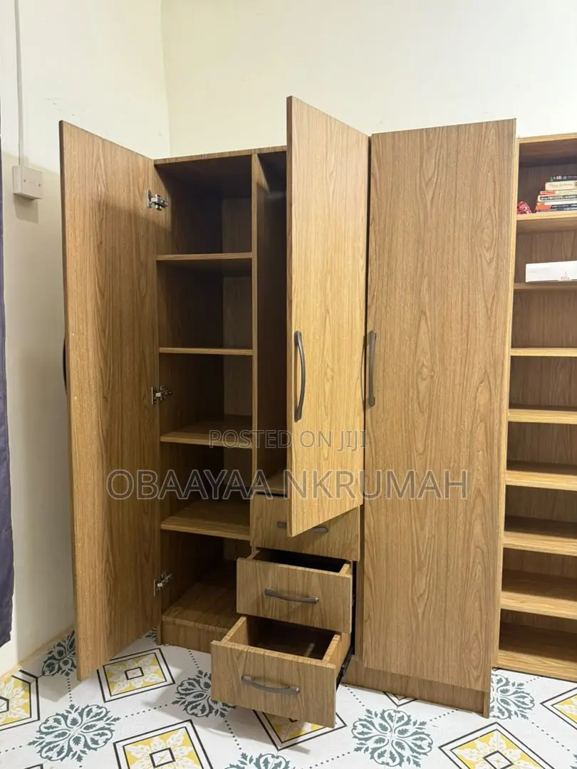Wardrobe in Wood Grain