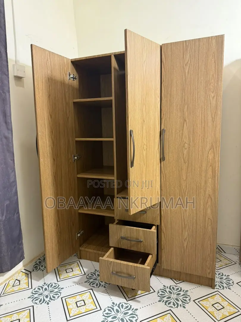 Wardrobe in Wood Grain