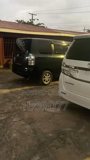 Toyota Voxy 2013 Black