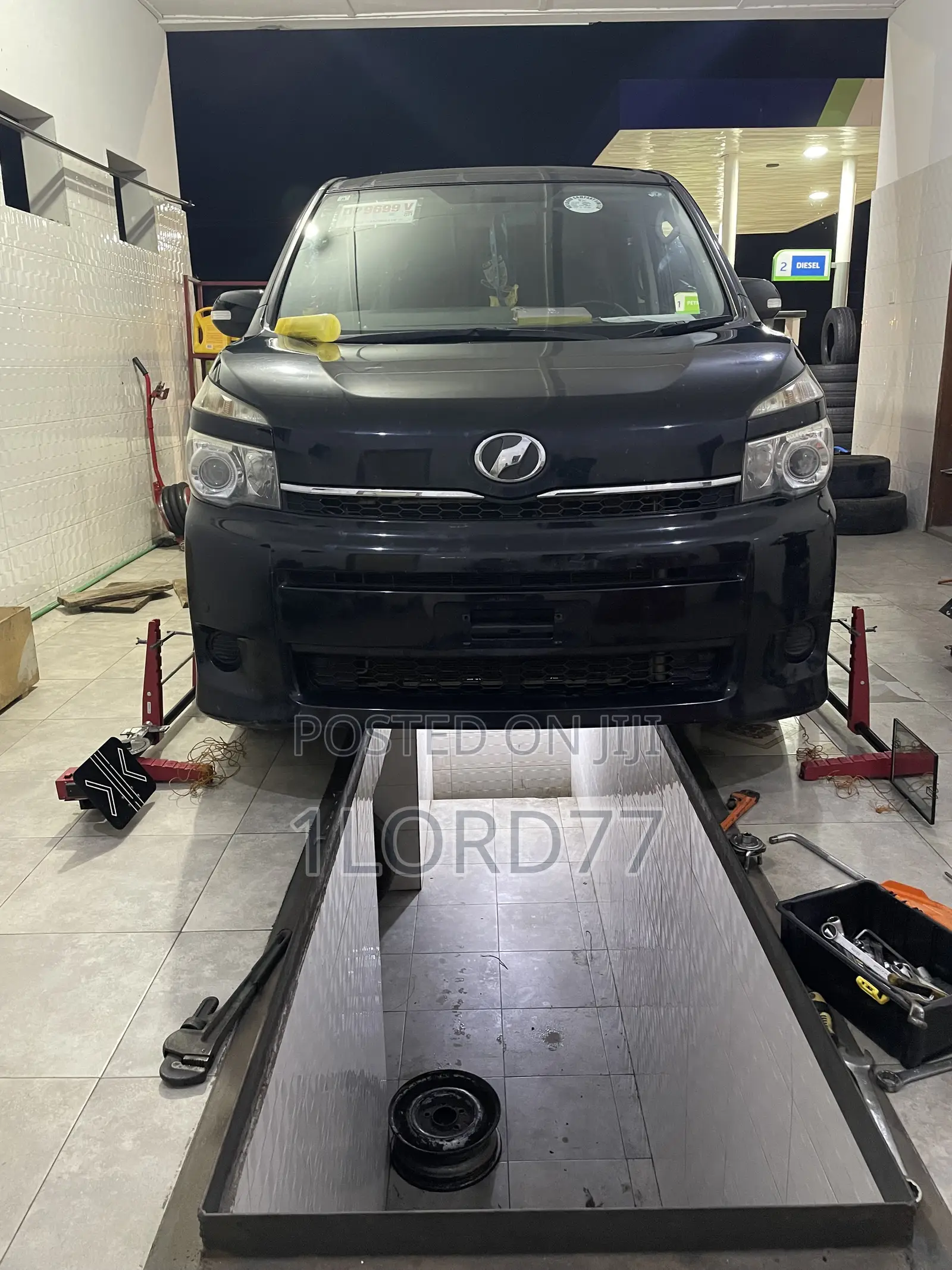 Toyota Voxy 2013 Black