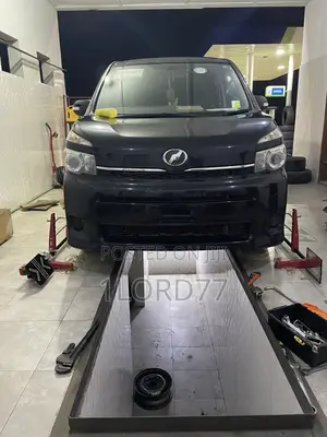 Toyota Voxy 2013 Black