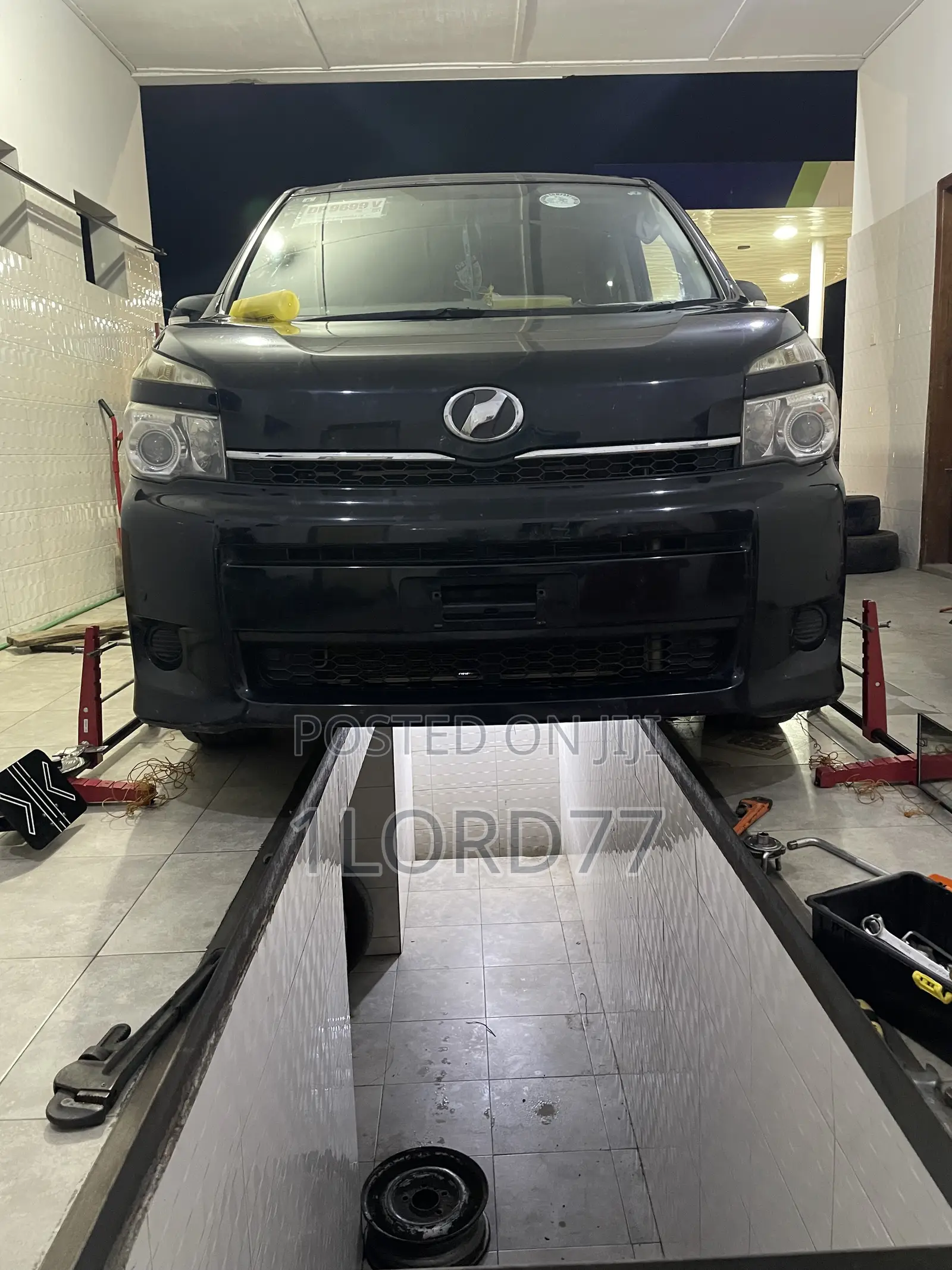 Toyota Voxy 2013 Black