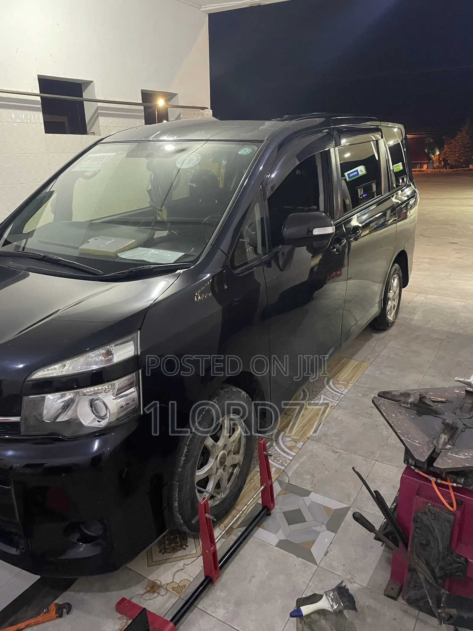 Toyota Voxy 2013 Black