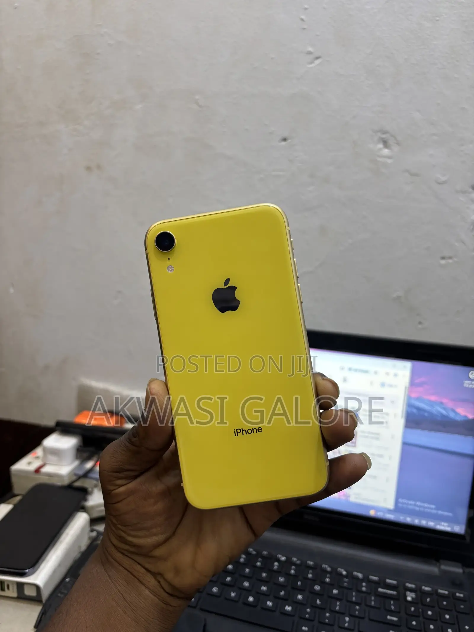 Apple iPhone XR 64 GB Yellow