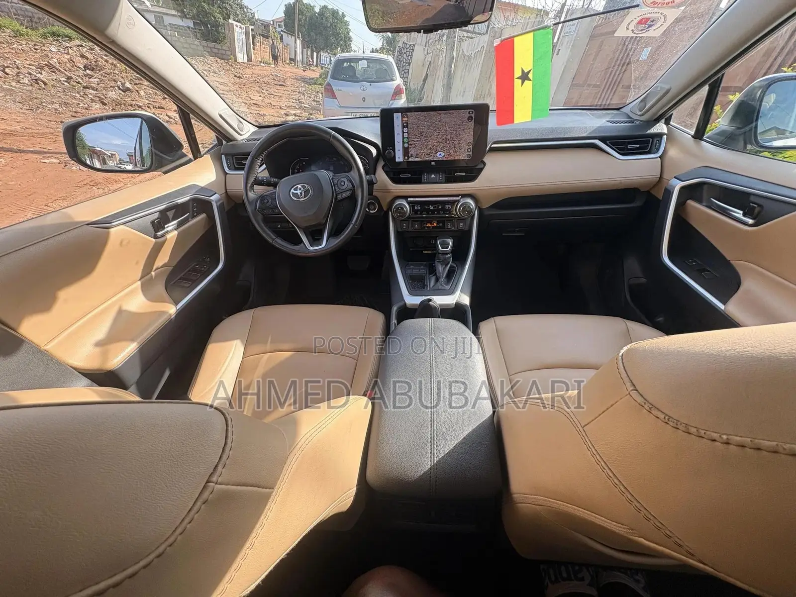 Toyota RAV4 XLE Premium AWD 2024 White