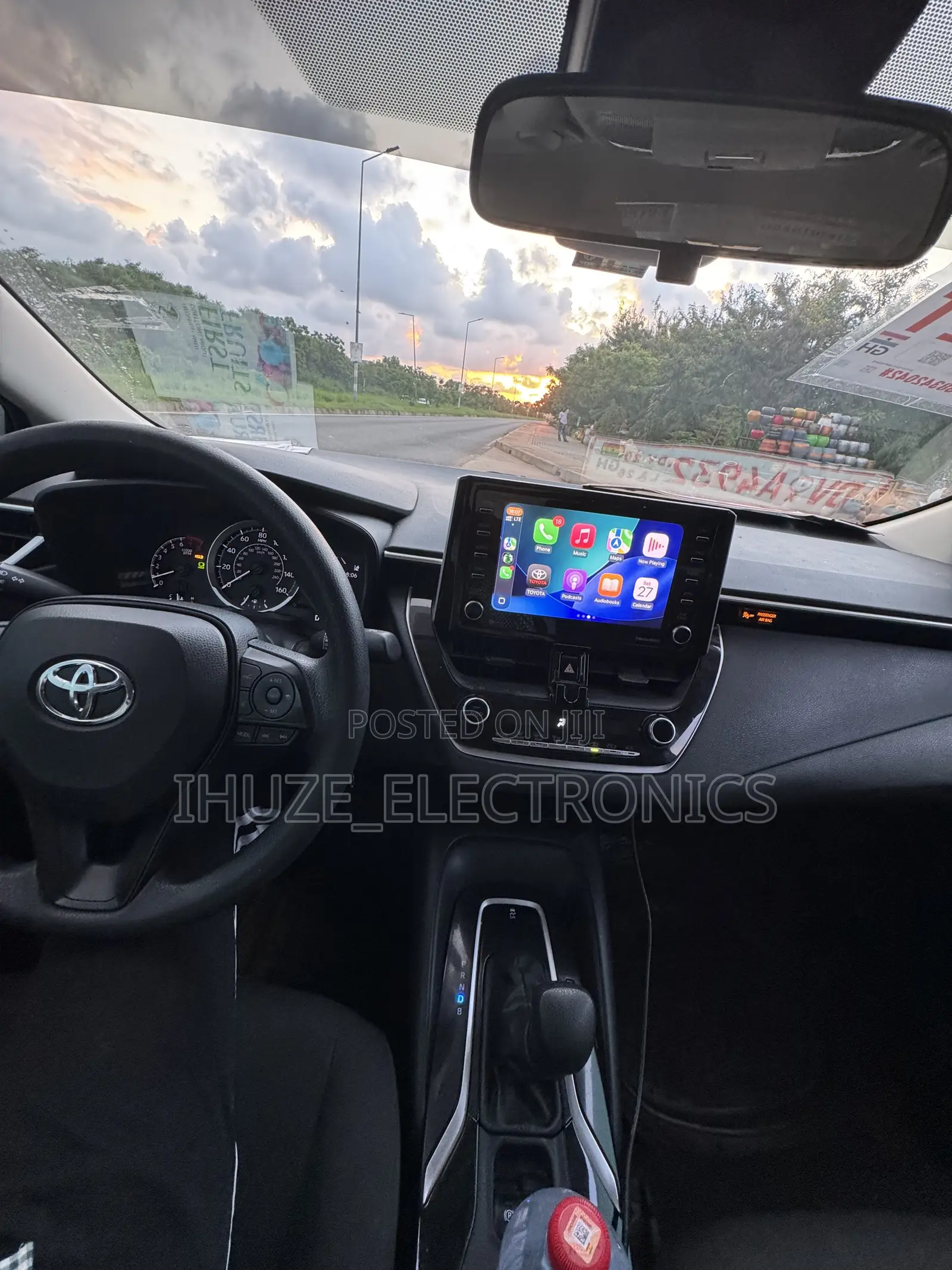 Toyota Corolla LE 2021 Silver