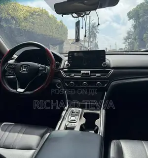 Honda Accord Sport (2.0L 4cyl Turbo 10A) 2019 White