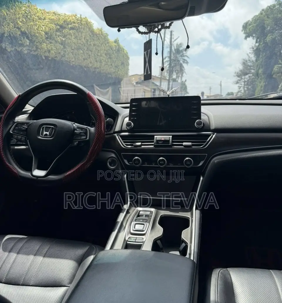 Honda Accord Sport (2.0L 4cyl Turbo 10A) 2019 White