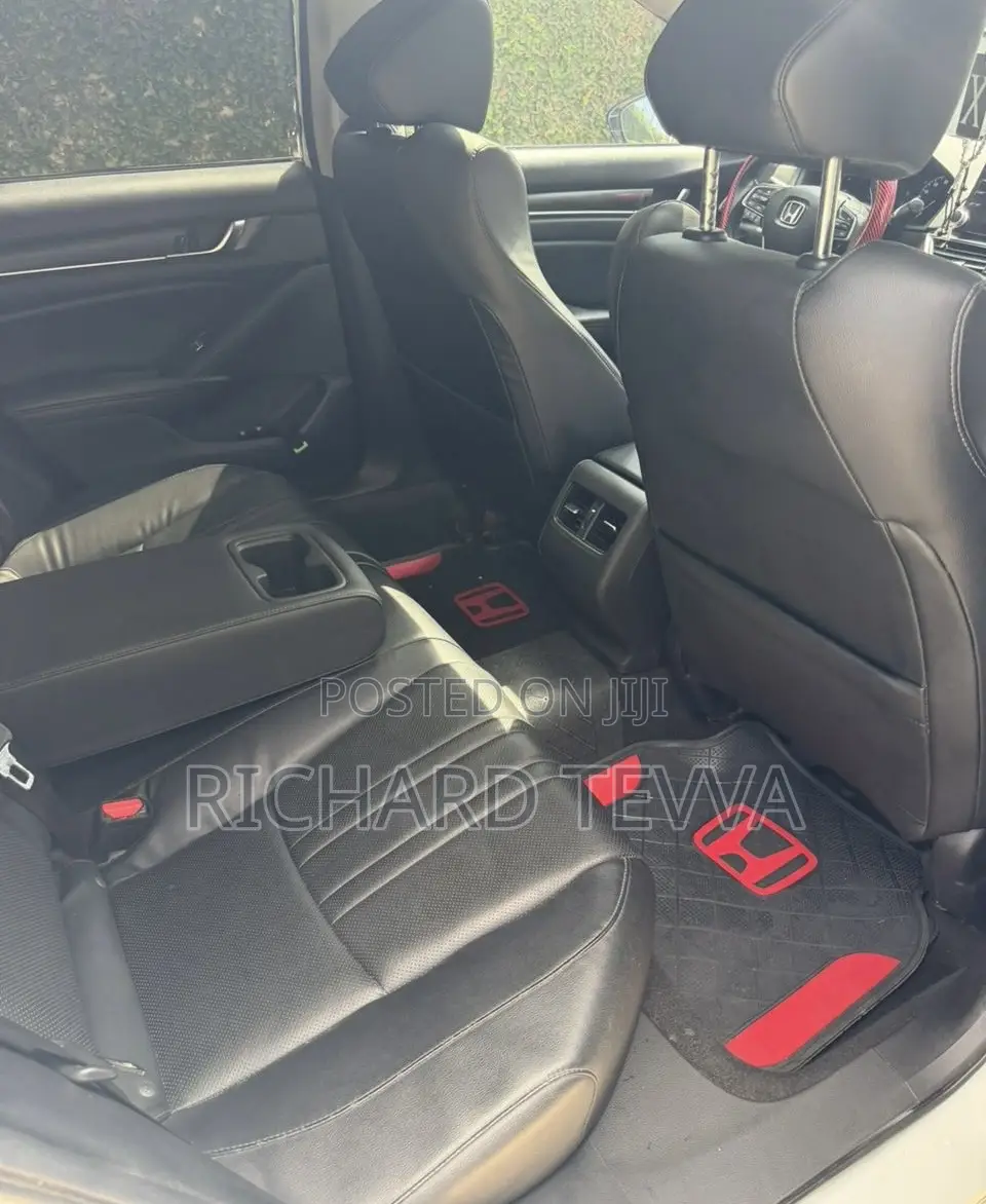 Honda Accord Sport (2.0L 4cyl Turbo 10A) 2019 White
