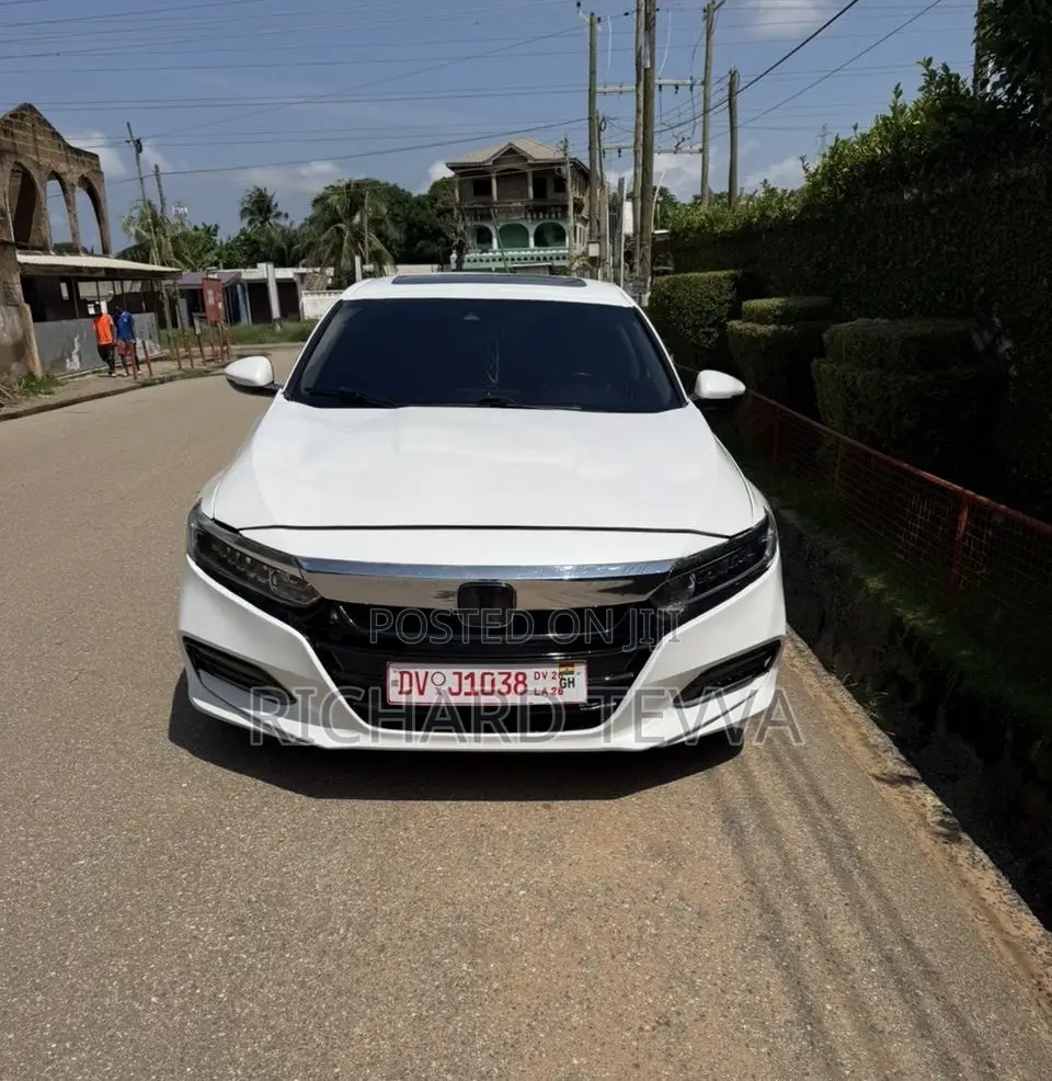 Honda Accord Sport (2.0L 4cyl Turbo 10A) 2019 White