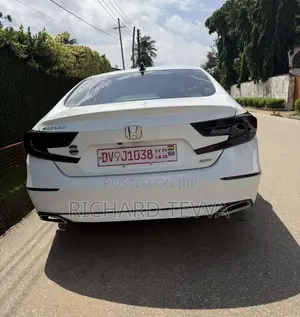 Honda Accord Sport (2.0L 4cyl Turbo 10A) 2019 White